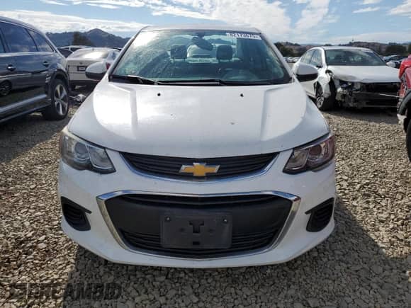 2018 Chevrolet Sonic Premier z VIN 1G1JF5SB8J4106150, wystawiony jako Copart lot #82173675 z przebiegiem 107 917 mil mil oraz Szkoda całkowita • Salvage title. Historia ofert i sprzedaży dostępna na DreamBid. Obrazek 5.