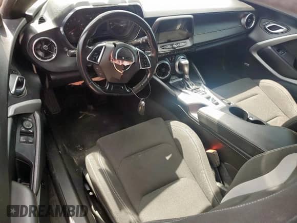 2023 Chevrolet Camaro LT1 z VIN 1G1FF3D76P0119918, wystawiony jako Copart lot #65188525 z przebiegiem 34 827 mil mil oraz Szkoda całkowita • Salvage title. Historia ofert i sprzedaży dostępna na DreamBid. Obrazek 8.