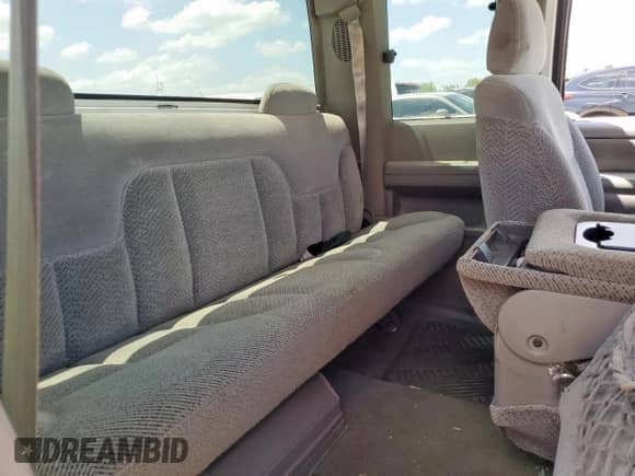 1998 GMC Sierra 1500 с VIN 1GTEC19R4WR504009, выставлен на аукционе Copart как лот 61786725 с пробегом 261 876 миль миль и Списание • Salvage title. История ставок и продаж доступна на DreamBid. Изображение 10.