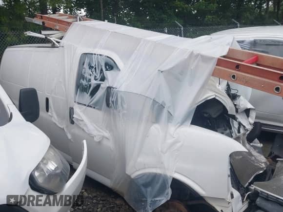 2019 Chevrolet Express Cargo z VIN 1GCWGAFP0K1351293, wystawiony jako IAAI lot #42499545 z przebiegiem Nie podano mil oraz . Historia ofert i sprzedaży dostępna na DreamBid. Obrazek 1.