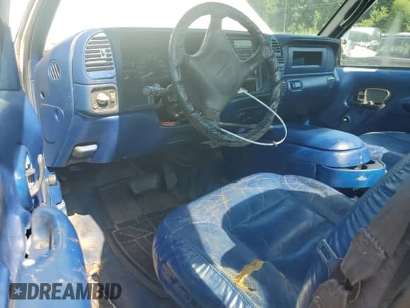 2000 Chevrolet Silverado 3500 с VIN 1GCGC34RXYR187240, выставлен на аукционе Copart как лот 62905734 с пробегом 73 244 миль миль и Чистый • Clean title. История ставок и продаж доступна на DreamBid. Изображение 8.