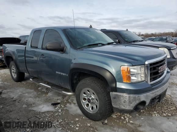 2008 GMC Sierra 1500 Work Truck with VIN 1GTEC19X68Z134439, listed as a Copart auction lot 88669475 with 122,092 mi miles and Salvage title. Bid and sale history available at DreamBid. Image 4.