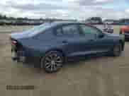 2022 Volvo S60 Momentum z VIN 7JRL12FZ1NG189236, wystawiony jako Copart lot #85813325 z przebiegiem 39 472 mil mil oraz Szkoda całkowita • Salvage title. Historia ofert i sprzedaży dostępna na DreamBid. Obrazek 3.