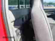 1994 Dodge 1500 z VIN 3B7HC16Y3RM520359, wystawiony jako IAAI lot #42174835 z przebiegiem 215 554 mil mil oraz . Historia ofert i sprzedaży dostępna na DreamBid. Obrazek 8.