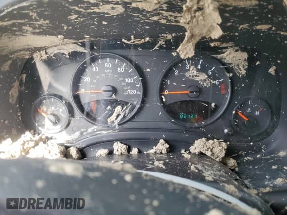 2010 Jeep Compass Latitude с VIN 1J4NF1FB2AD671550, выставлен на аукционе Copart как лот 53055385 с пробегом 82 127 миль миль и Списание • Salvage title. История ставок и продаж доступна на DreamBid. Изображение 9.