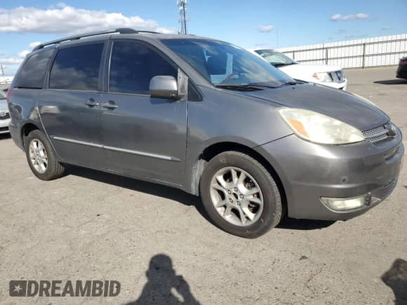 2005 Toyota Sienna XLE z VIN 5TDBA22C85S031753, wystawiony jako Copart lot #82486735 z przebiegiem 212 944 mil mil oraz Czysty tytuł • Clean title. Historia ofert i sprzedaży dostępna na DreamBid. Obrazek 4.