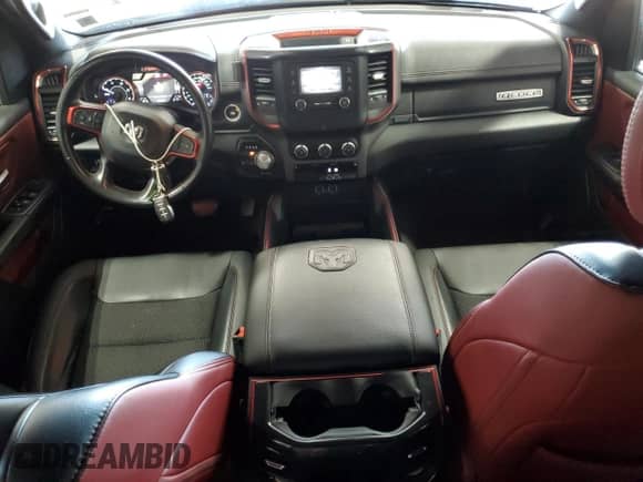 2022 Ram 1500 Rebel z VIN 1C6SRFLM6NN179582, wystawiony jako Copart lot #68950375 z przebiegiem 105 432 mil mil oraz Szkoda całkowita • Salvage title. Historia ofert i sprzedaży dostępna na DreamBid. Obrazek 8.