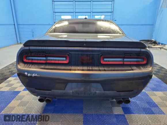 2017 Dodge Challenger 392 Hemi Scat Pack Shaker z VIN 2C3CDZFJ5HH594585, wystawiony jako Copart lot #70566905 z przebiegiem 85 780 mil mil oraz Czysty tytuł • Clean title. Historia ofert i sprzedaży dostępna na DreamBid. Obrazek 6.