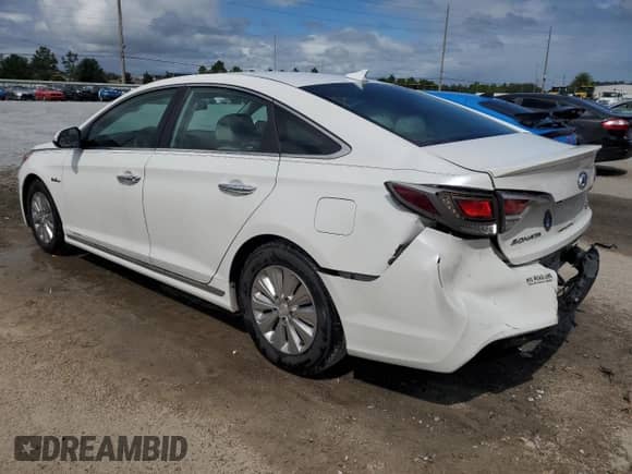2016 Hyundai Sonata SE с VIN KMHE24L16GA041485, выставлен на аукционе Copart как лот 85714375 с пробегом 111 287 миль миль и Списание • Salvage title. История ставок и продаж доступна на DreamBid. Изображение 2.
