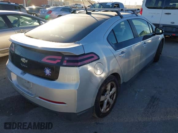2012 Chevrolet Volt with VIN 1G1RA6E46CU126288, listed as a IAAI auction lot 43571985 with 206,340 mi miles and . Bid and sale history available at DreamBid. Image 4.