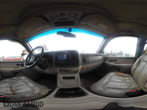 2000 Chevrolet Tahoe LS with VIN 1GNEK13T0YJ164874, listed as a IAAI auction lot 41893502 with 270,791 mi miles and . Bid and sale history available at DreamBid. Image 18.