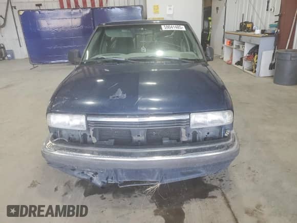 1998 Chevrolet S-10 LS z VIN 1GCCS19X9W8180151, wystawiony jako Copart lot #59041485 z przebiegiem 134 812 mil mil oraz Czysty tytuł • Clean title. Historia ofert i sprzedaży dostępna na DreamBid. Obrazek 5.