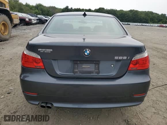 2010 BMW 5 Series 528i xDrive z VIN WBANV1C55AC446081, wystawiony jako Copart lot #66890535 z przebiegiem 106 410 mil mil oraz Czysty tytuł • Clean title. Historia ofert i sprzedaży dostępna na DreamBid. Obrazek 6.