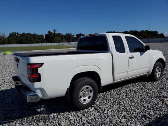 2013 Nissan Frontier S z VIN 1N6BD0CT4DN749747, wystawiony jako Copart lot #90654605 z przebiegiem 120 803 mil mil oraz Czysty tytuł • Clean title. Historia ofert i sprzedaży dostępna na DreamBid. Obrazek 3.