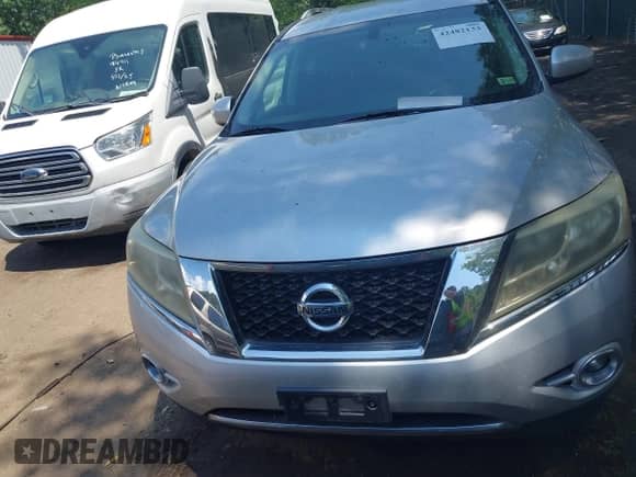 2014 Nissan Pathfinder SL with VIN 5N1AR2MM0EC673231, listed as a IAAI auction lot 42482133 with 168,630 mi miles and . Bid and sale history available at DreamBid. Image 6.
