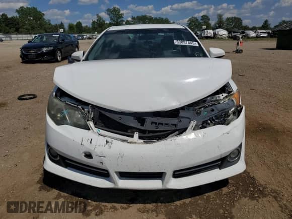 2014 Toyota Camry LE z VIN 4T1BF1FK2EU390083, wystawiony jako Copart lot #63087845 z przebiegiem 193 311 mil mil oraz Szkoda całkowita • Salvage title. Historia ofert i sprzedaży dostępna na DreamBid. Obrazek 5.