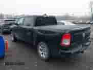 2024 Ram 1500 Big Horn z VIN 1C6RRFFG2RN129322, wystawiony jako IAAI lot #41928116 z przebiegiem 13 303 mil mil oraz . Historia ofert i sprzedaży dostępna na DreamBid. Obrazek 3.