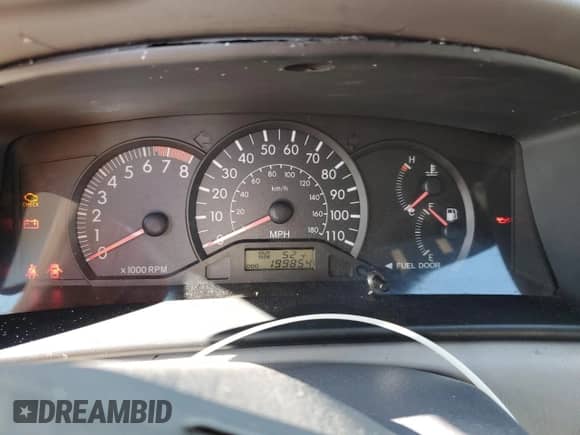 2005 Toyota Corolla CE z VIN 2T1BR32E95C329933, wystawiony jako Copart lot #82541595 z przebiegiem 199 854 mil mil oraz Czysty tytuł • Clean title. Historia ofert i sprzedaży dostępna na DreamBid. Obrazek 9.