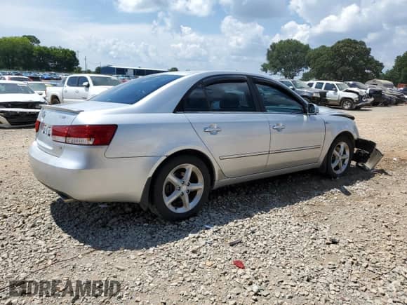 2007 Hyundai Sonata SE z VIN 5NPEU46F67H233052, wystawiony jako Copart lot #66117635 z przebiegiem 171 441 mil mil oraz Szkoda całkowita • Salvage title. Historia ofert i sprzedaży dostępna na DreamBid. Obrazek 3.