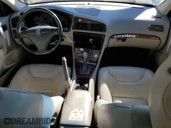 2005 Volvo S60 с VIN YV1RH592052442462, выставлен на аукционе Copart как лот 50829495 с пробегом 143 983 миль миль и Списание • Salvage title. История ставок и продаж доступна на DreamBid. Изображение 8.