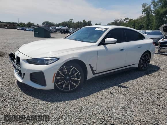 2023 BMW i4 eDrive40 z VIN WBY73AW04PFN68356, wystawiony jako Copart lot #70497945 z przebiegiem 28 545 mil mil oraz Nie do naprawy • Non repairable. Historia ofert i sprzedaży dostępna na DreamBid. Obrazek 1.