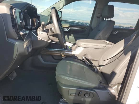 2025 Chevrolet Silverado 2500HD LT with VIN 2GC4KNE76S1165105, listed as a Copart auction lot 69286705 with 6,046 mi miles and Salvage title. Bid and sale history available at DreamBid. Image 7.