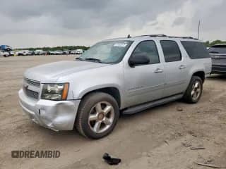 2010 Chevrolet Suburban LTZ с VIN 1GNUCKE03AR178776, выставлен на аукционе Copart как лот 61622815 с пробегом 208 884 миль миль и Списание • Salvage title. История ставок и продаж доступна на DreamBid. Изображение 1.