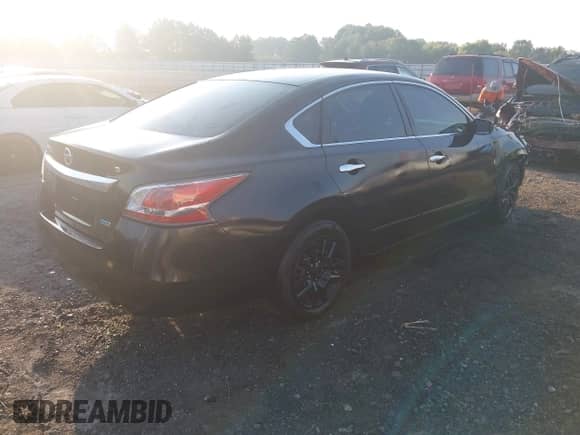 2015 Nissan Altima S z VIN 1N4AL3AP2FC228281, wystawiony jako IAAI lot #43253323 z przebiegiem 157 843 mil mil oraz . Historia ofert i sprzedaży dostępna na DreamBid. Obrazek 4.