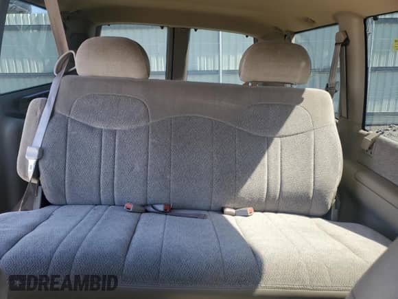 1998 Chevrolet Astro с VIN 1GNEL19W7WB182424, выставлен на аукционе Copart как лот 49575185 с пробегом 131 741 миль миль и Списание • Salvage title. История ставок и продаж доступна на DreamBid. Изображение 10.
