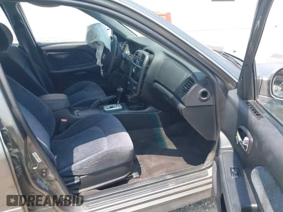 2004 Hyundai Sonata z VIN KMHWF25SX4A033243, wystawiony jako IAAI lot #42610903 z przebiegiem 162 967 mil mil oraz . Historia ofert i sprzedaży dostępna na DreamBid. Obrazek 5.