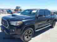 2018 Toyota Tacoma SR5 с VIN 3TMBZ5DN1JM014540, выставлен на аукционе IAAI как лот 42505324 с пробегом 112 990 миль миль и . История ставок и продаж доступна на DreamBid. Изображение 17.