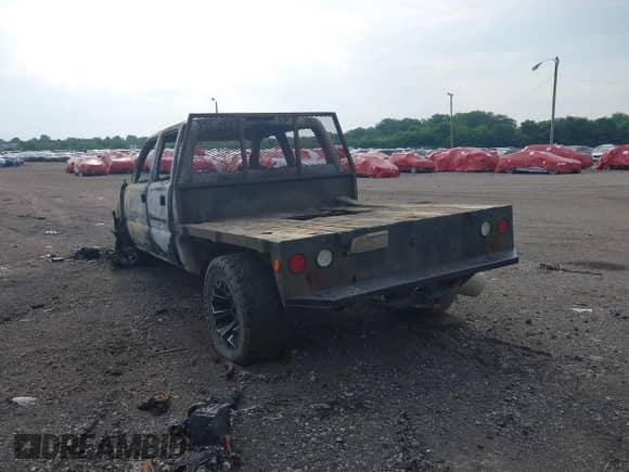 2003 Chevrolet Silverado 2500HD LS с VIN 1GCHK23123F155857, выставлен на аукционе IAAI как лот 42821481 с пробегом Не указан миль и . История ставок и продаж доступна на DreamBid. Изображение 3.