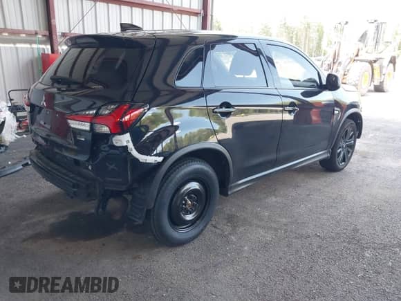 2023 Mitsubishi Outlander ES z VIN JA4ARUAU9PU013541, wystawiony jako IAAI lot #42392348 z przebiegiem 27 760 mil mil oraz . Historia ofert i sprzedaży dostępna na DreamBid. Obrazek 4.