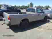 2002 Toyota Tundra z VIN 5TBJN32112S331692, wystawiony jako Copart lot #66173155 z przebiegiem 143 663 mil mil oraz Czysty tytuł • Clean title. Historia ofert i sprzedaży dostępna na DreamBid. Obrazek 3.