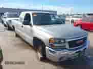 2005 GMC Sierra 1500 SLE z VIN 2GTEC19TX51217941, wystawiony jako IAAI lot #41333257 z przebiegiem 273 832 mil mil oraz . Historia ofert i sprzedaży dostępna na DreamBid. Obrazek 1.