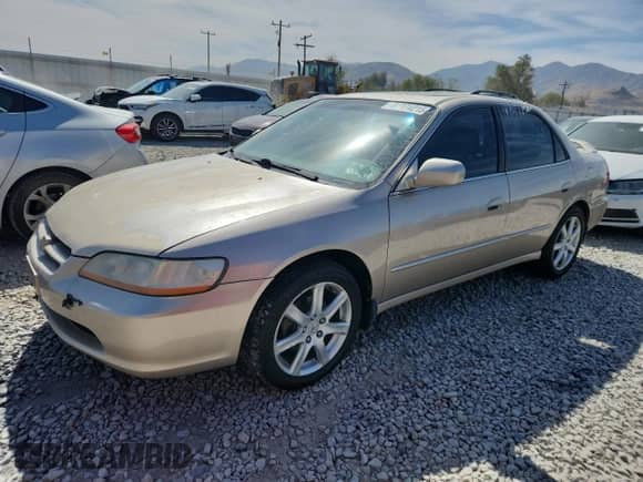 2000 Honda Accord EX with VIN 1HGCG1657YA060267, listed as a Copart auction lot 81374215 with 221,309 mi miles and Clean title. Bid and sale history available at DreamBid. Image 1.