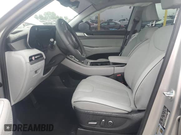 2025 Hyundai Palisade SEL Premium with VIN KM8R4DGE1SU816713, listed as a Copart auction lot 64663645 with 9,116 mi miles and Salvage title. Bid and sale history available at DreamBid. Image 7.