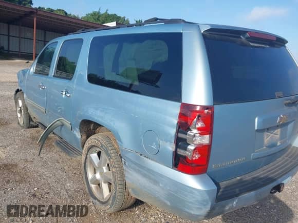 2011 Chevrolet Suburban LT with VIN 1GNSCJE04BR293650, listed as a IAAI auction lot 42542728 with 201,991 mi miles and . Bid and sale history available at DreamBid. Image 19.