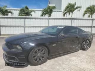 2013 Ford Mustang GT z VIN 1ZVBP8CF5D5284542, wystawiony jako Copart lot #69672645 z przebiegiem 147 030 mil mil oraz Szkoda całkowita • Salvage title. Historia ofert i sprzedaży dostępna na DreamBid. Obrazek 1.