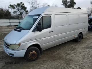 2006 Dodge Sprinter with VIN WD0PD544465942567, listed as a Copart auction lot 43606765 with 360,846 mi miles and Salvage title. Bid and sale history available at DreamBid. Image 1.