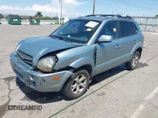 2009 Hyundai Tucson with VIN KM8JN12B09U981166, listed as a IAAI auction lot 42793716 with 228,301 mi miles and . Bid and sale history available at DreamBid. Image 2.