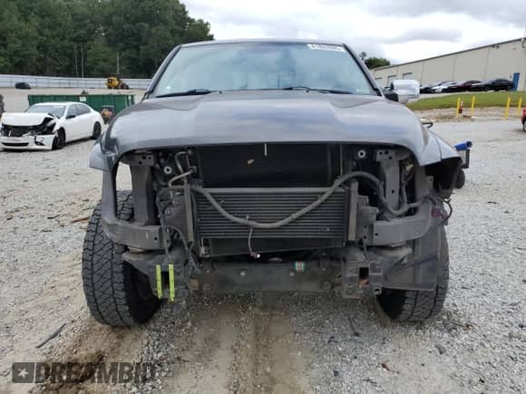 2014 Ram 1500 Laramie z VIN 1C6RR7NM9ES421588, wystawiony jako Copart lot #81893985 z przebiegiem 231 749 mil mil oraz Szkoda całkowita • Salvage title. Historia ofert i sprzedaży dostępna na DreamBid. Obrazek 5.