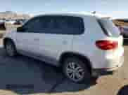 2013 Volkswagen Tiguan SE z VIN WVGAV3AX4DW599521, wystawiony jako Copart lot #49284325 z przebiegiem 123 430 mil mil oraz Czysty tytuł • Clean title. Historia ofert i sprzedaży dostępna na DreamBid. Obrazek 2.