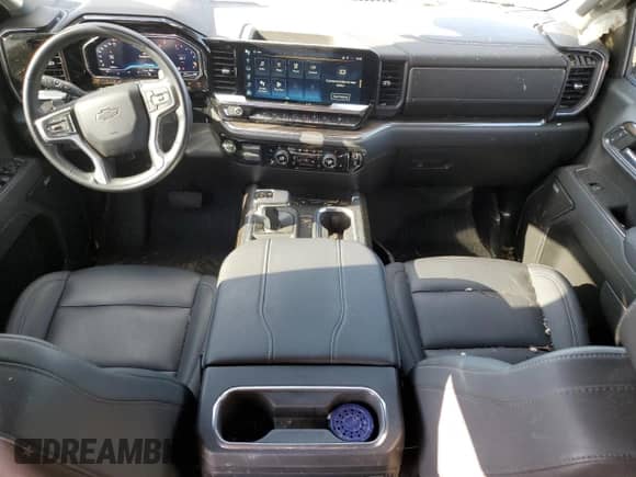 2024 Chevrolet Silverado 1500 RST with VIN 1GCUDEE80RZ185208, listed as a Copart auction lot 84446095 with 33,925 mi miles and Non repairable. Bid and sale history available at DreamBid. Image 8.