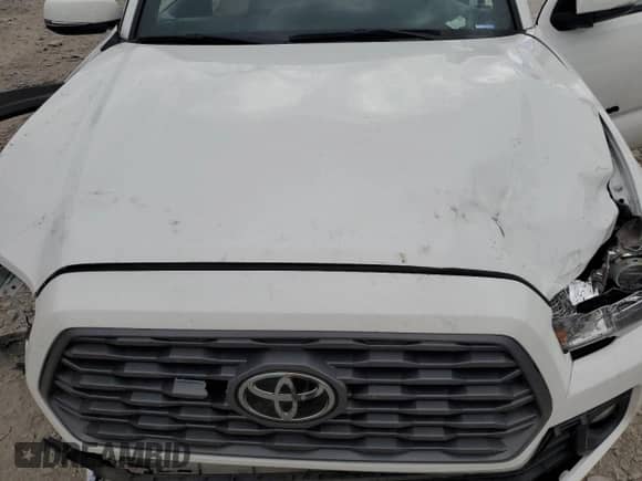 2022 Toyota Tacoma TRD Off Road with VIN 3TYCZ5AN4NT099666, listed as a Copart auction lot 85094295 with 45,880 mi miles and Salvage title. Bid and sale history available at DreamBid. Image 11.