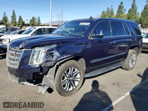 2018 Cadillac Escalade z VIN 1GYS3AKJXJR126577, wystawiony jako Copart lot #80782164 z przebiegiem 69 845 mil mil oraz Szkoda całkowita • Salvage title. Historia ofert i sprzedaży dostępna na DreamBid. Obrazek 1.