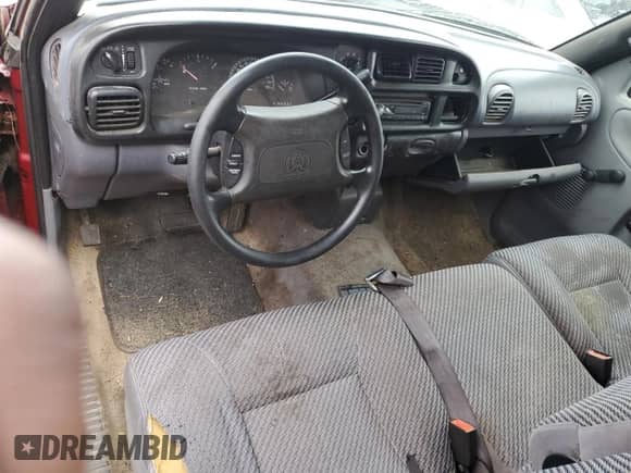 1999 Dodge 1500 z VIN 3B7HC12Y9XG132893, wystawiony jako Copart lot #84658994 z przebiegiem Nie podano mil oraz Nie do naprawy • Non repairable. Historia ofert i sprzedaży dostępna na DreamBid. Obrazek 8.