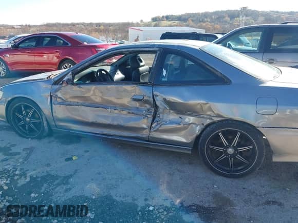 2002 Honda Accord EX with VIN 1HGCG32512A030707, listed as a IAAI auction lot 38093526 with 216,341 mi miles and . Bid and sale history available at DreamBid. Image 14.