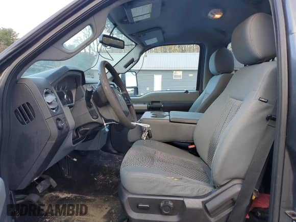 2015 Ford F-250 XL z VIN 1FTBF2B69FEC60266, wystawiony jako Copart lot #90902635 z przebiegiem 41 642 mil mil oraz Czysty tytuł • Clean title. Historia ofert i sprzedaży dostępna na DreamBid. Obrazek 7.