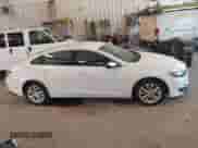 2019 Chevrolet Malibu LT с VIN 1G1ZD5ST8KF119973, выставлен на аукционе IAAI как лот 43211680 с пробегом 170 580 миль миль и . История ставок и продаж доступна на DreamBid. Изображение 13.